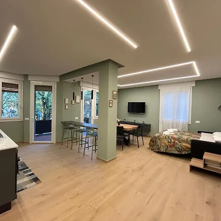 Apartamento Campo Dei Fiori Free Parking And Wifi *