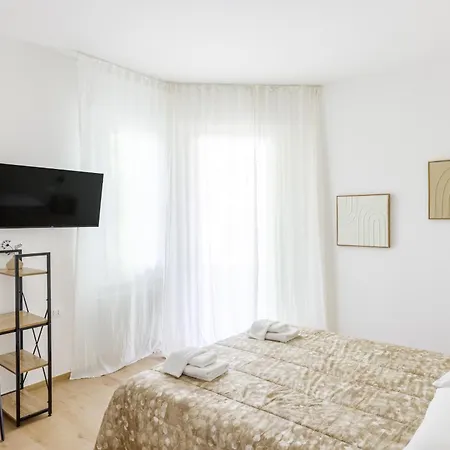 Daire Campo Dei Fiori Free Parking And Wifi *