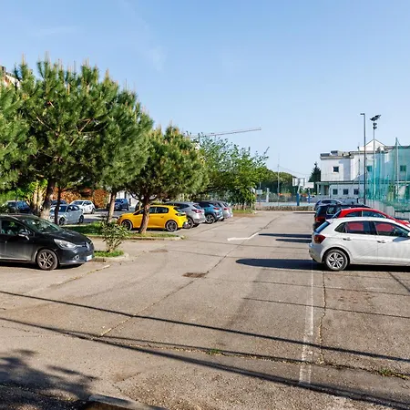 Daire Campo Dei Fiori Free Parking And Wifi