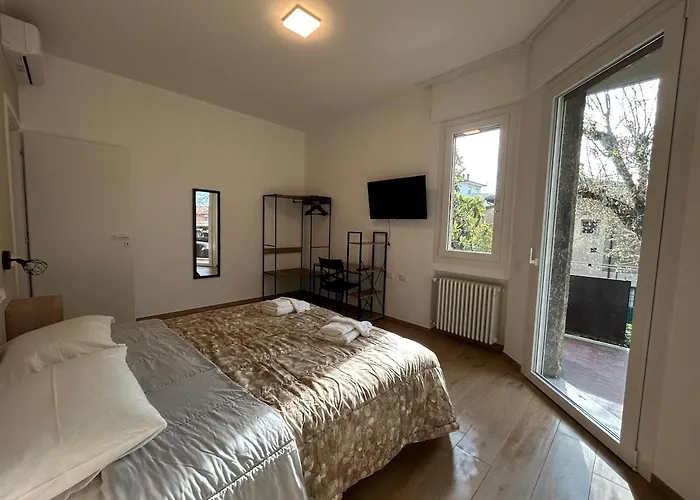 Apartamento Campo Dei Fiori Free Parking And Wifi Rávena