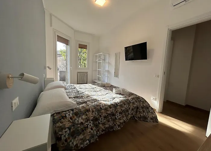 Campo Dei Fiori Free Parking And Wifi Apartamento