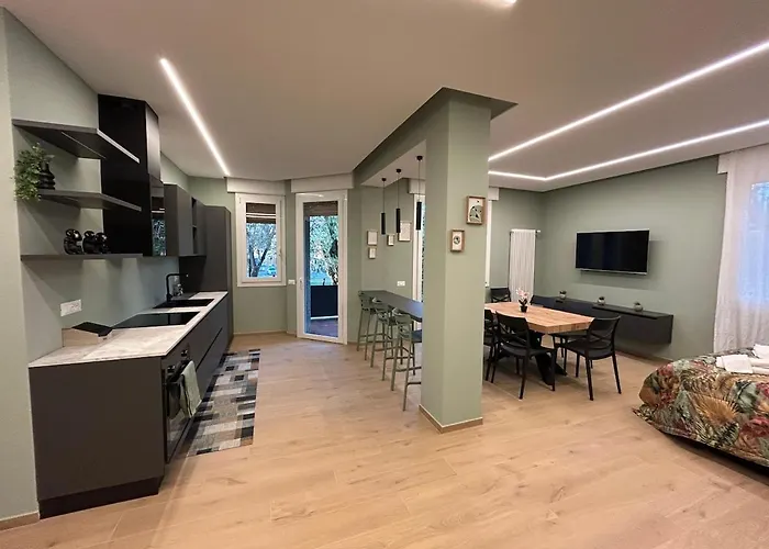 Apartamento Campo Dei Fiori Free Parking And Wifi *